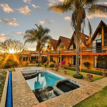 Cabanas Lago Escondido バジェ・デ・ブラボ エクステリア 写真