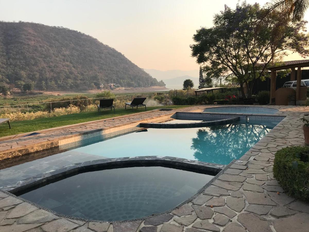 Cabanas Lago Escondido バジェ・デ・ブラボ エクステリア 写真