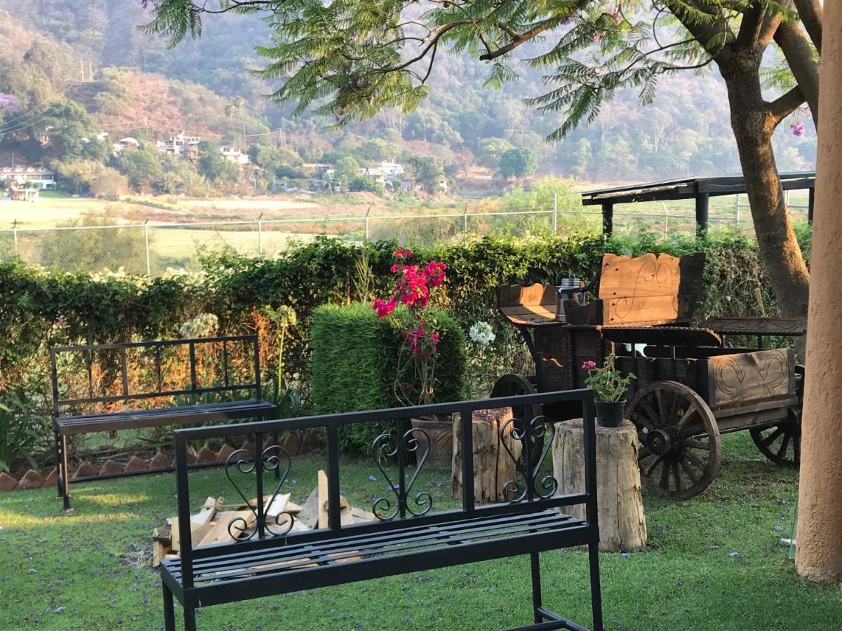 Cabanas Lago Escondido バジェ・デ・ブラボ エクステリア 写真