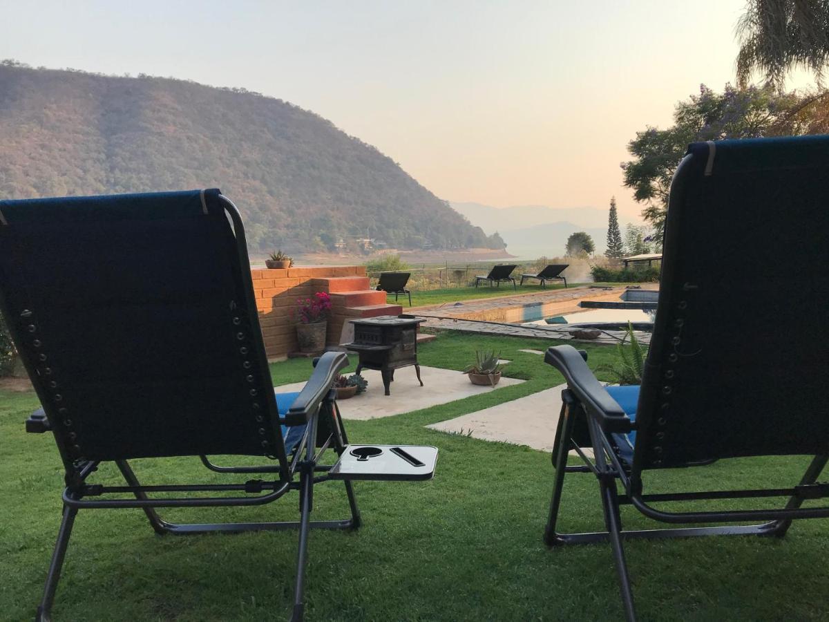 Cabanas Lago Escondido バジェ・デ・ブラボ エクステリア 写真