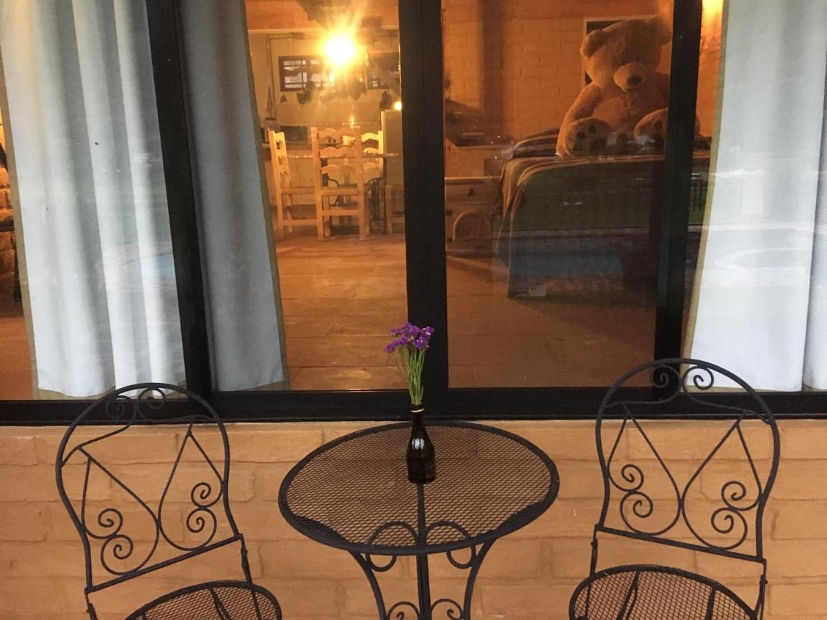 Cabanas Lago Escondido バジェ・デ・ブラボ エクステリア 写真