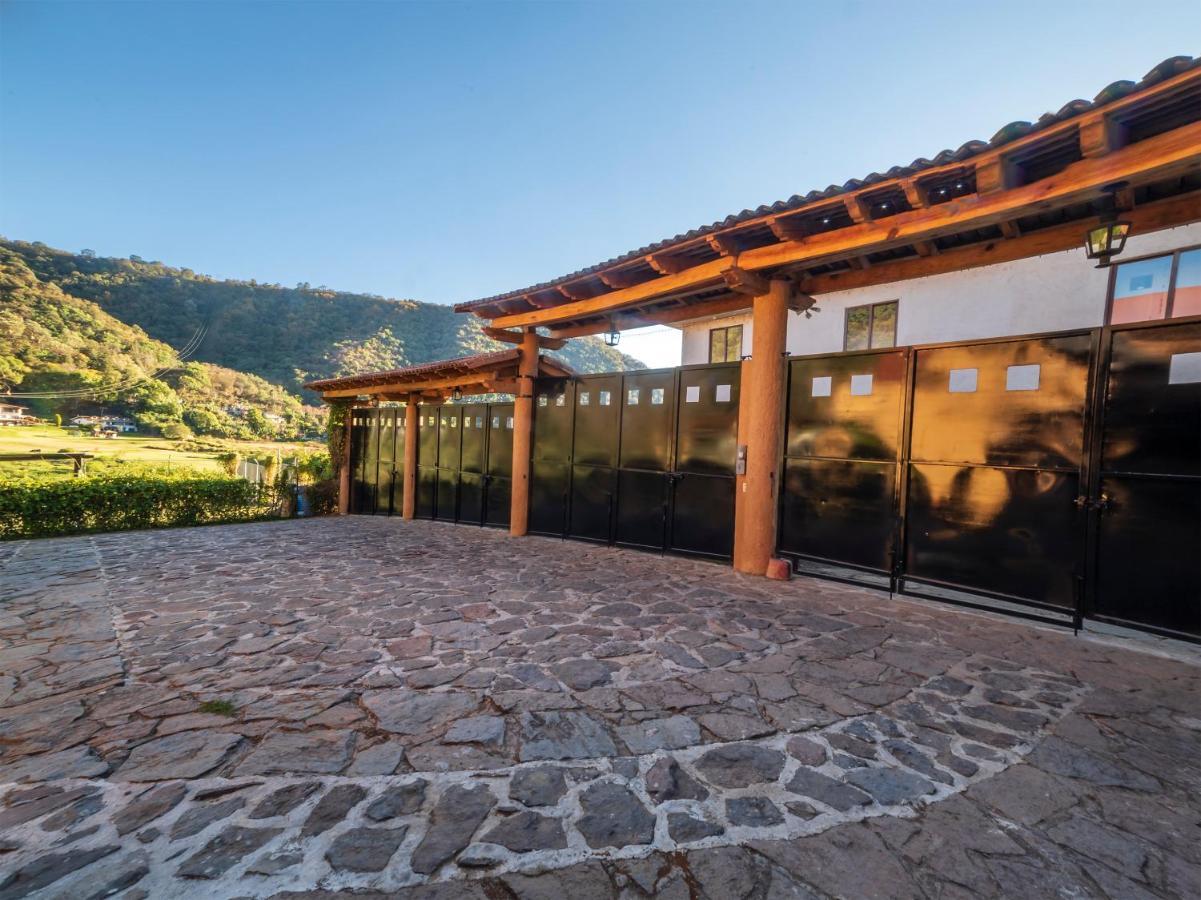 Cabanas Lago Escondido バジェ・デ・ブラボ エクステリア 写真