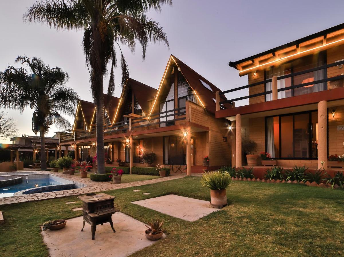 Cabanas Lago Escondido バジェ・デ・ブラボ エクステリア 写真