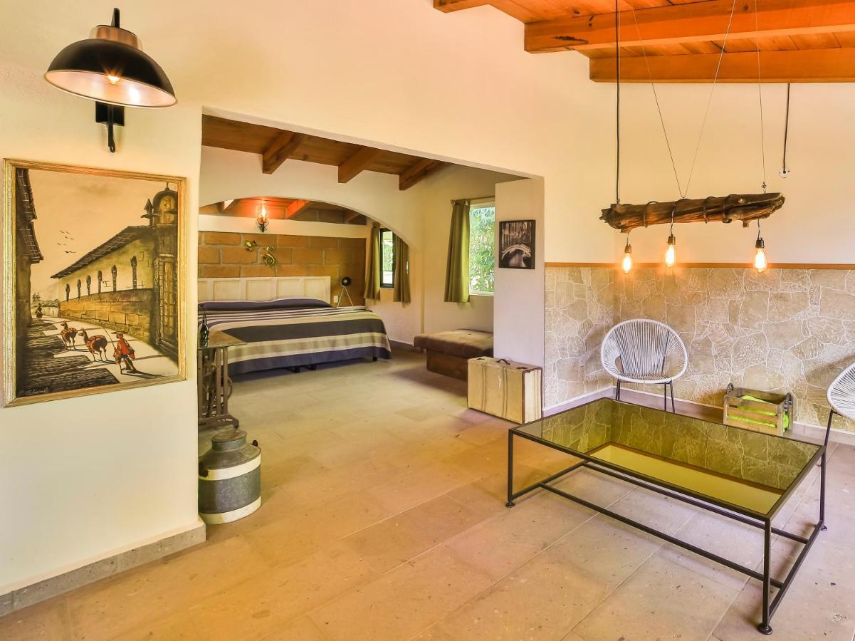 Cabanas Lago Escondido バジェ・デ・ブラボ エクステリア 写真
